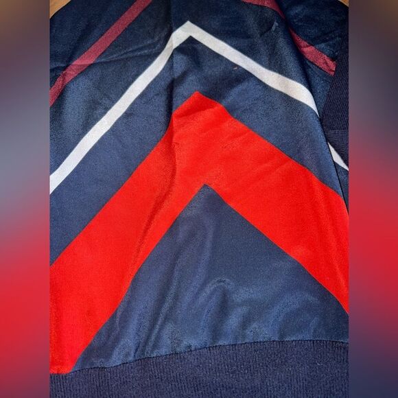 Tommy Hilfiger Vintage Style Chevron Print Sweater Size XL EUC - Picture 2 of 5